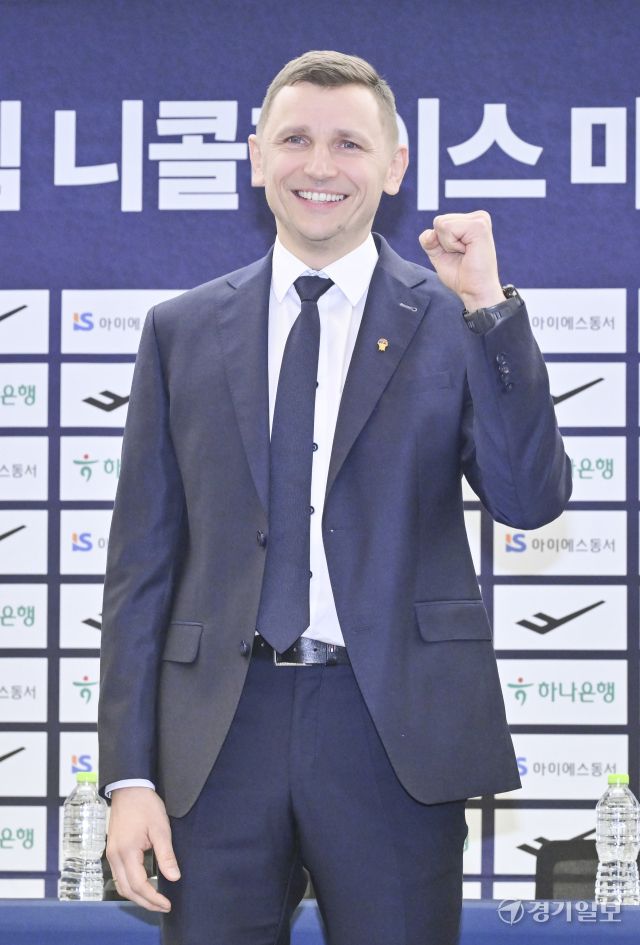 남자농구 대표팀 니콜라이스 마줄스 감독 취임 기자회견 [포토뉴스]