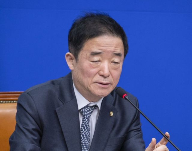 강득구 더불어민주당 최고위원이 12일 국회에서 열린 최고위원회의에서 발언하고 있다. 연합뉴스