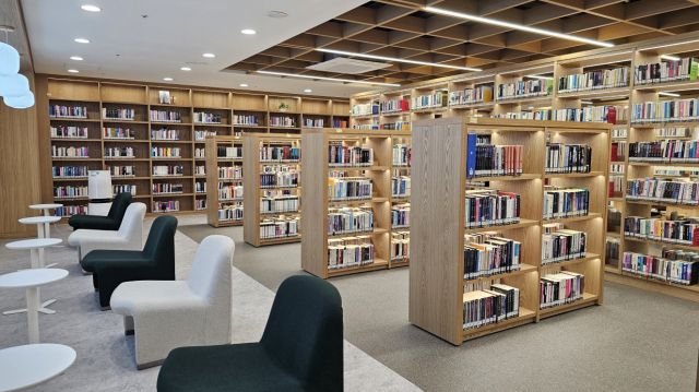 의왕시 내손도서관 문헌정보실. 의왕시 제공