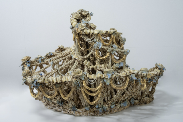 안형作, ‘A Bit Too Big’(2025). 경기창작캠퍼스 제공