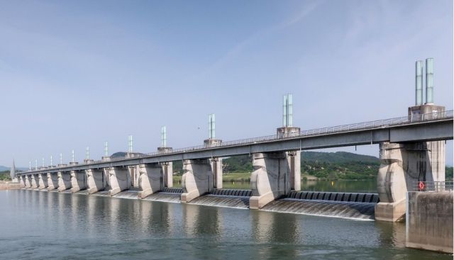 남한강 여주보 전경. 유진동기자