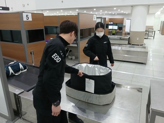 인천항만공사와 국가정보원 지부, 인천항보안공사가 인천국제여객터미널에서 합동 보안훈련을 하고 있다. IPA 제공