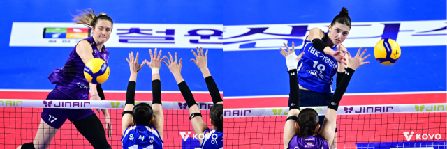 인천 흥국생명의 레베카(왼쪽)와 화성 IBK기업은행의 빅토리아가 여자 프로배구 4라운드 MVP 수상을 놓고 경쟁한다. KOVO 제공