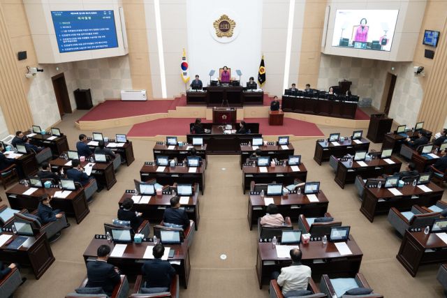 인천시의회는 오는 27일부터 다음달 12일까지 306회 인천광역시의회 임시회를 열고 ‘인천지방해양수산청 및 IPA 관리·감독권 등 단계적 이관 촉구 결의안’을 심의할 예정이다. 시의회 제공