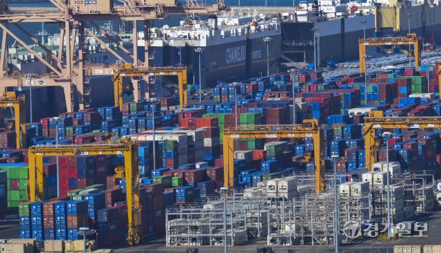 미 트럼프 대통령, 한국 제품에 관세 15%에서 25%로 재인상 [포토뉴스]