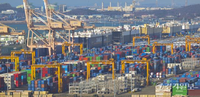 미 트럼프 대통령, 한국 제품에 관세 15%에서 25%로 재인상 [포토뉴스]