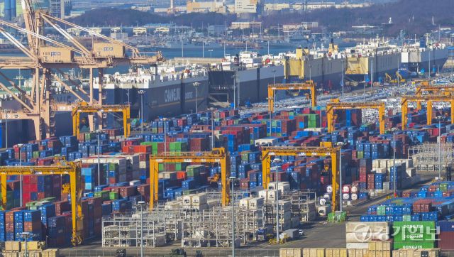 미 트럼프 대통령, 한국 제품에 관세 15%에서 25%로 재인상 [포토뉴스]