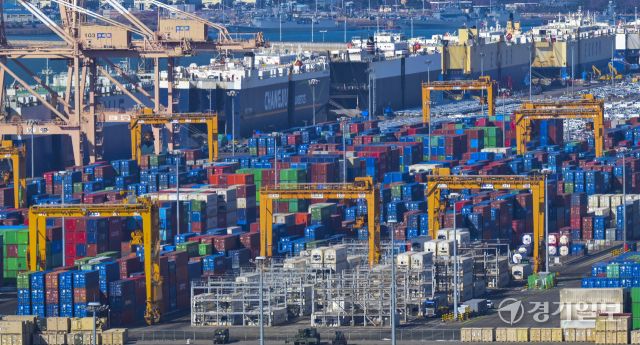 미 트럼프 대통령, 한국 제품에 관세 15%에서 25%로 재인상 [포토뉴스]