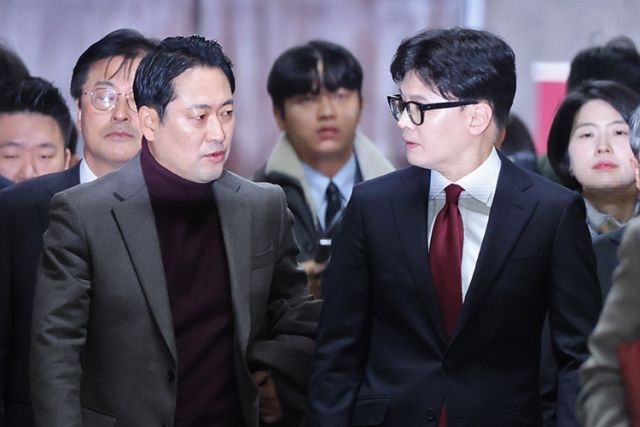 국민의힘 장동혁 대표(왼쪽)와 한동훈 전 대표. 연합뉴스