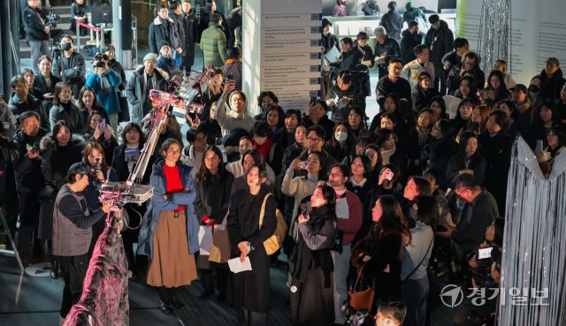 백남준 서거 20주기, AI 로봇 오페라 [포토뉴스]