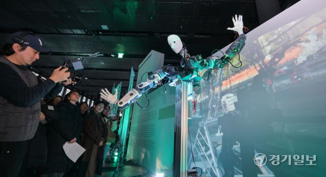 백남준 서거 20주기, AI 로봇 오페라 [포토뉴스]