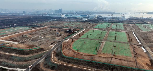 수도권 생활폐기물 직매립 금지를 본격적으로 시행한 지난 2일, 인천 서구 수도권매립지 3-1공구가 한산한 모습을 보이고 있다. 조병석기자
