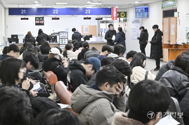 겨울방학 시즌 맞아 운전면허시험장 북적북적 [포토뉴스]