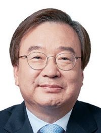 강효상 한국고용복지연금연구원 이사장