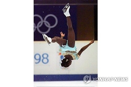 1998 나가노 올림픽에서 백플립하는 보날리. 연합뉴스