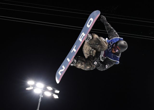 14일 오전 3시30분 열리는 결선 티켓을 획득한 스노보드 하프파이프 이채운(경희대).연합뉴스