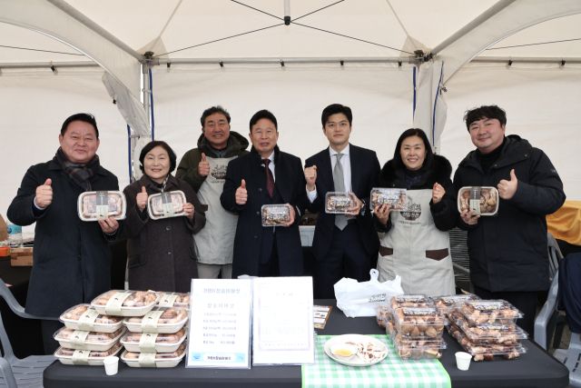 11일 국회에서 열린 가평 농특산물 직거래 장터가 방문객들의 높은 관심 속에 성공적으로 마무리됐다. 가평군 제공