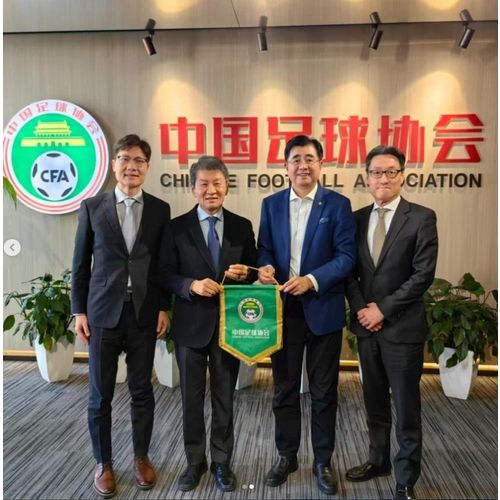 정몽규 대한축구협회장(왼쪽에서 두 번째)과 쑹카이 중국축구협회장(세 번째). 정몽규 회장 SNS