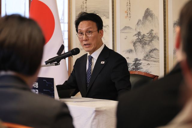 김민석 국무총리가 2일 서울 종로구 삼청동 총리공관에서 열린 출입기자단 간담회에서 발언하고 있다. 연합뉴스