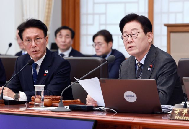 이재명 대통령이 지난달 20일 청와대에서 열린 국무회의에서 발언하고 있다. 이날 국무회의에서 여당 주도로 해당 법안이 처리된 지 나흘 만에 2차 종합특검법이 통과했다. 연합뉴스