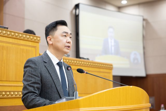 정희태 의원이 대표발의한 학교 수돗물 안전관리 강화를 위한 건의안에 대해 제안설명을 하고 있다. 양주시의회 제공