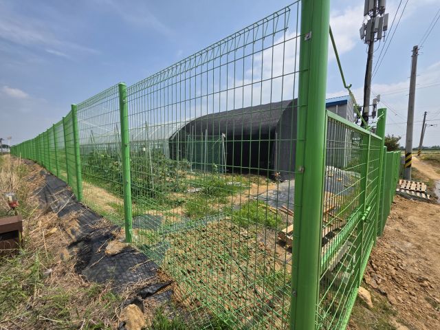 최근 평택지역 농가에 설치된 야생동물 피해 예방시설. 평택시 제공