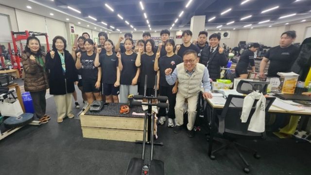 안산교육지원청이 최근 안산 선부중학교에서 ‘안산 동그리 우리동네 공유학교-바디 앤 액션 클래스’를 운영하고 있다. 안산교육지원청 제공