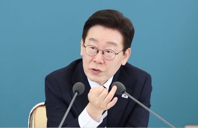 이재명 대통령이 25일 청와대에서 열린 확대국가관광전략회의에서 발언하고 있다. 연합뉴스