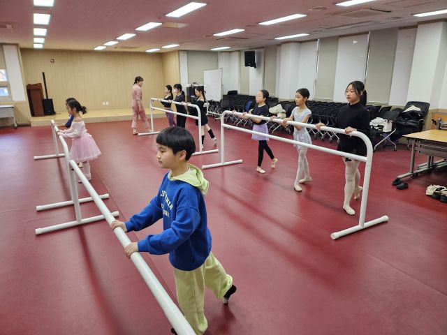 2026 가평어디나 공유학교에서 진행하는 발레 프로그램. 가평교육지원청 제공