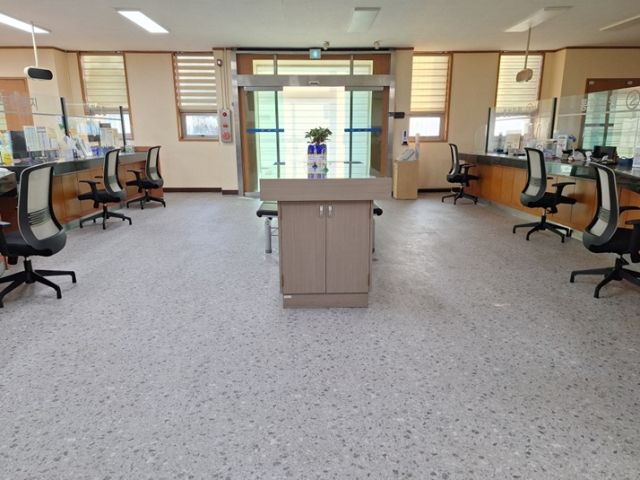 환경 정비가 마무리된 파주시 교하동 청사 내부. 파주시 제공