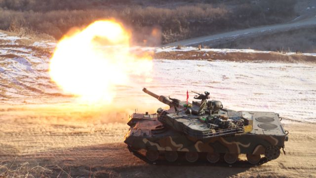 육군 제2기갑여단이 동계 전투수행능력 강화를 위한 혹한기 전술훈련을 실시하고 있다. 육군 제2기갑여단 제공