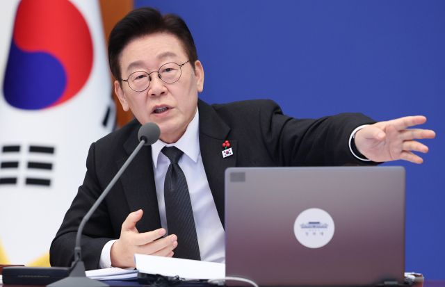 이재명 대통령이 지난달 27일 청와대에서 열린 국무회의에서 발언하고 있다. 연합뉴스