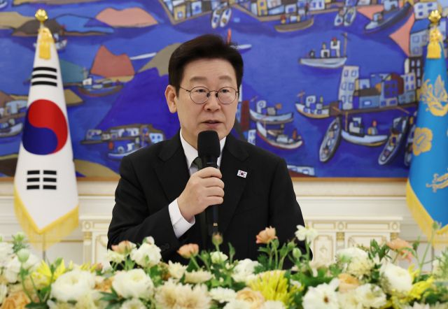 이재명 대통령이 4일 청와대에서 열린 '청년 일자리와 지방투자 확대를 위한 기업간담회'에서 발언하고 있다. 연합뉴스