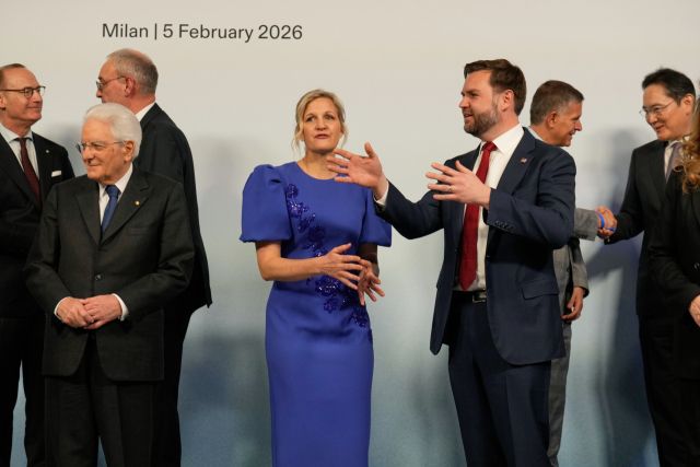 이재용(오른쪽 첫번째) 삼성전자 회장이 이탈리아 밀라노-코르티나 담페초 동계올림픽 개막을 하루 앞두고 지난 5일(현지시간) 열린 IOC 갈라 디너 행사에 참석한 모습. 연합뉴스