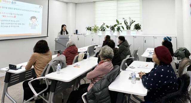 포천시가 고령화와 만성질환 증가에 대응하기 위해 주민 맞춤형 건강관리 교육을 확대하며 예방 중심 교육을 진행하고 있다. 포천시 제공