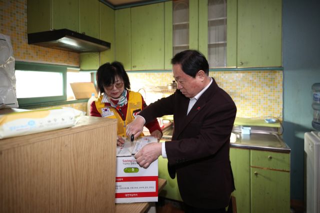 설 명절 맞아 장애인·노인 등 소외계층 위문. 남양주시 제공