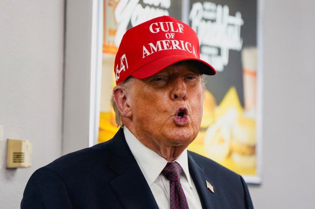 U.S. President Donald Trump speaks during a visit to a Whataburger in Corpus Christi, Texas, U.S., February 27, 2026. REUTERS/Elizabeth Frantz