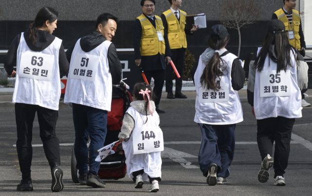 ‘3·1절 평화런'에 참가한 시민들.조주현기자