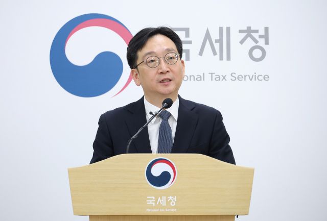 심욱기 국세청 법인납세국장이 10일 정부세종청사에서 불법 유류 유통 행위 현장 점검을 발표하고 있다. 국세청 제공