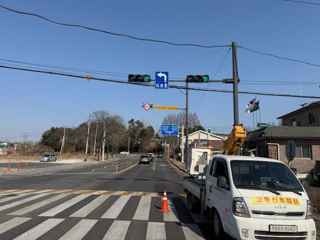 파주지역에 설치된 교통신호제어기. 파주시 제공