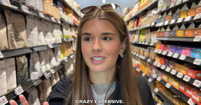 유튜브 채널에 올라온 트럼프 미국 대통령 손녀의 쇼핑 영상. 유튜브 ‘Kai Trump(카이 트럼프)’ 캡처