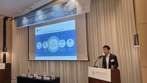 김건호 공동대표가 11일 서울 여의도에서 열린 기자간담회에서 상장 후 성장전략 등을 소개하고 있다. /리센스메디컬