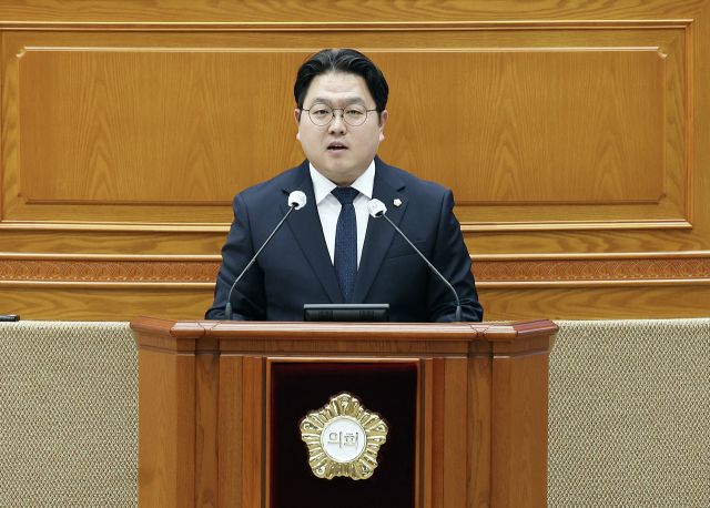 안양시의회는 채진기 의원(더불어민주당)이 대표 발의한 ‘안양시 직장운동경기부 설치 및 운영 조례안’이 제309회 임시회 제2차 본회의를 통과했다. 안양시의회 제공