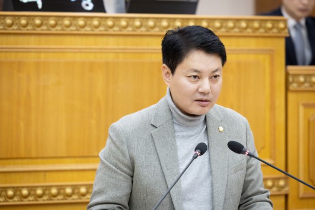 한상민 의원이 대표발의한 건의안에 대한 제안설명을 하고 있다. 양주시의회 제공