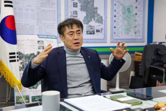 신경철 용인도시공사 사장이 경기일보와 인터뷰를 진행하고 있다. 용인도시공사 제공