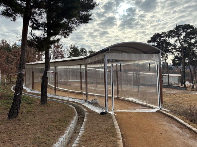 (0316)[공원관리과]남양주시, 봄맞이 관내 맨발걷기길 17곳 전면 개장…봄맞이 시민 건강 지원(사진)