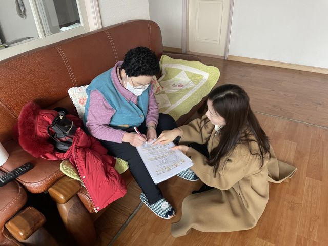 시흥시 연성동 행정복지센터가 27일부터 본격 시행되는 ‘통합돌봄’의 원활한 운영을 위해 대상자 발굴과 지원체계 구축에 나섰다. 시흥시 제공