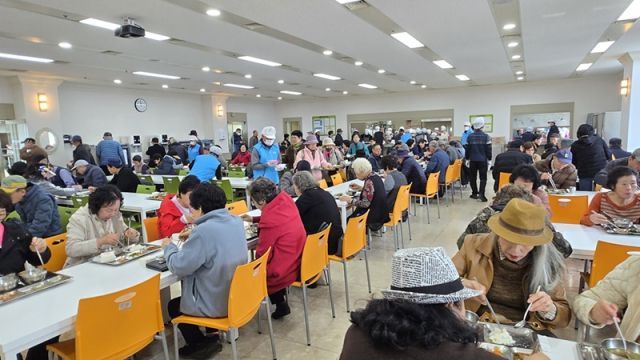 파주시노인복지관 경로식당 3월 16일부터 운영 재개 및 승강기 정상 가동. 파주시 제공