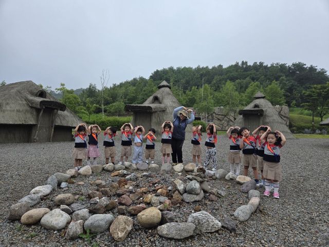 오이도 ‘선사 및 생태 체험 프로그램’ 운영 현장. 시흥시 제공