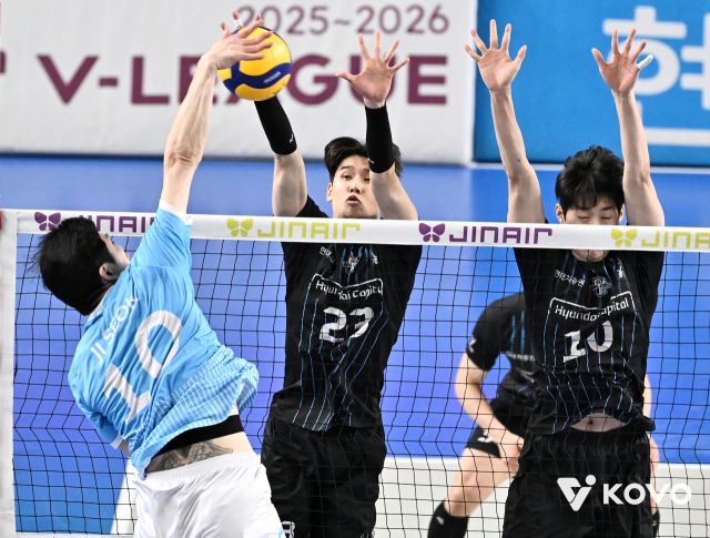 인천 대한항공과 천안 현대캐피탈의 지난해 12월 맞대결 장면. KOVO 제공